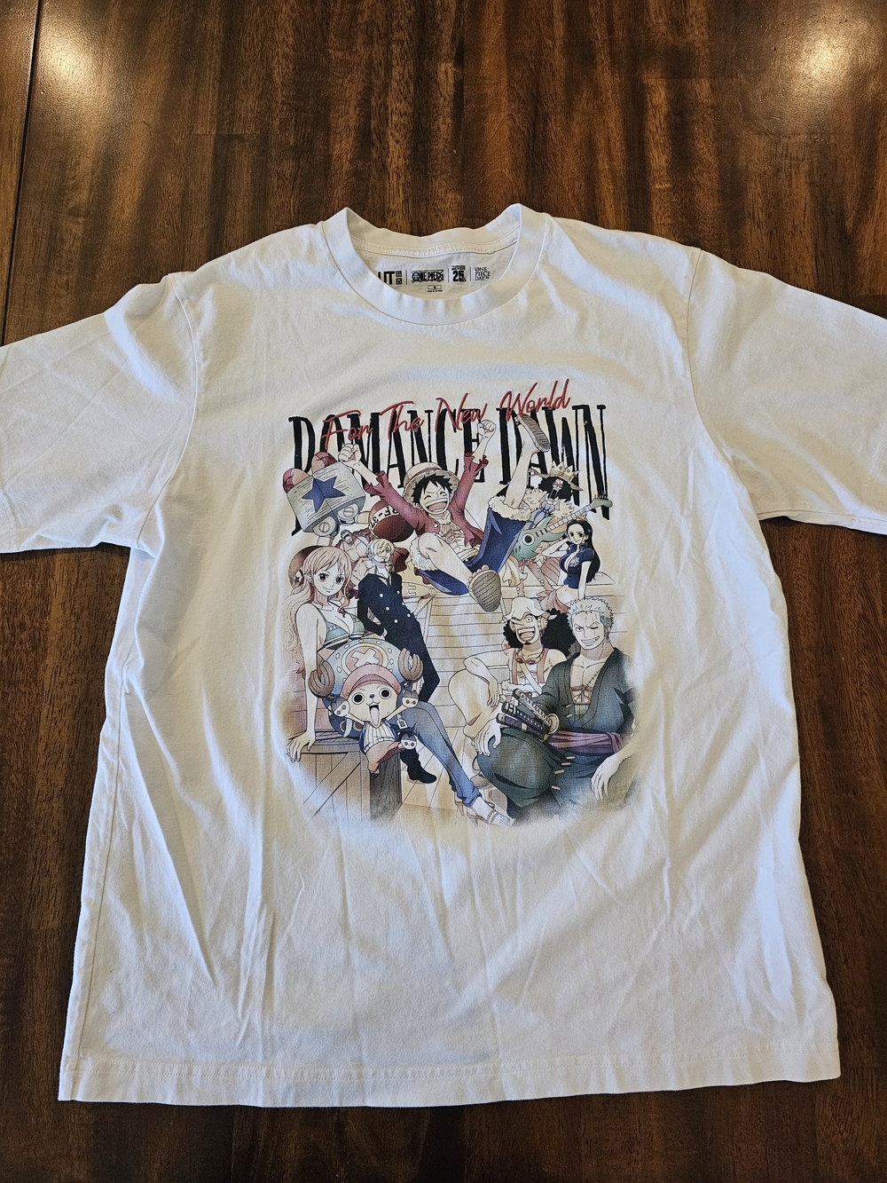 Uniqlo UT One Piece Crew Luffy Zoro Robin Chopper Anime T-Shirt White Size M